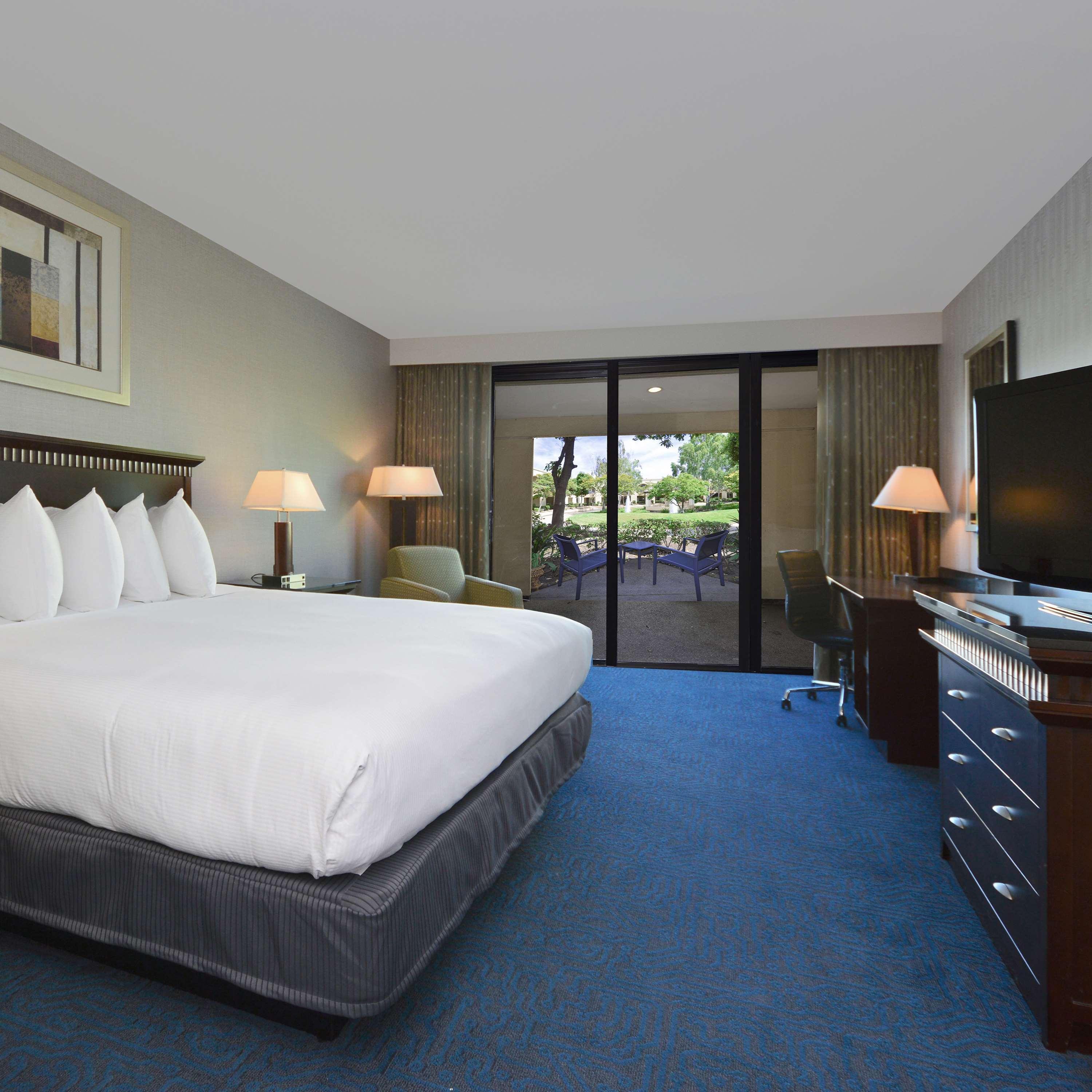 Doubletree By Hilton Newark-Fremont Hotel Exterior foto